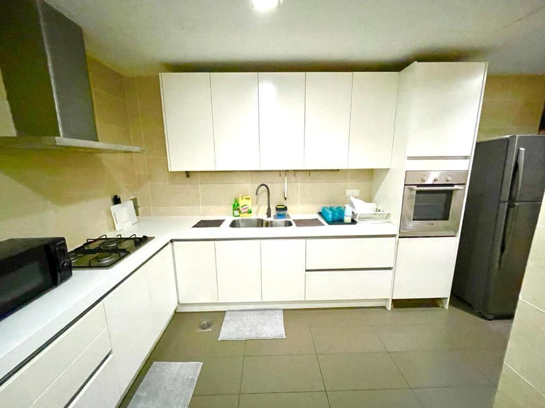 Apartment 1 Min To Klcc Twin Tower Kuala Lumpur